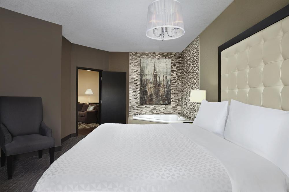โฟร์ พอยต์ บาย เชอราตัน โฮเต็ล แอนด์ สวีท แคลกรีเวสต์ Hotel คาลการี ภายนอก รูปภาพ